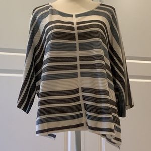 Marla Wynne Size Small Creme and Black